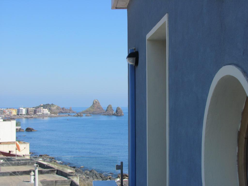 Bed and Breakfast La Terrazza Sul Mare à Aci Castello Extérieur photo